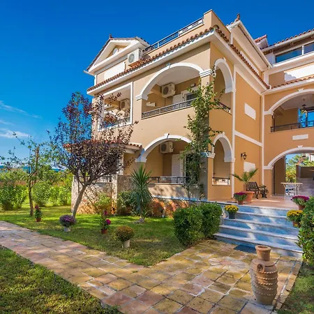 Mavra Elegant شقة فندقية 3*