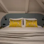 Mavra Elegant Aparthotel 3*